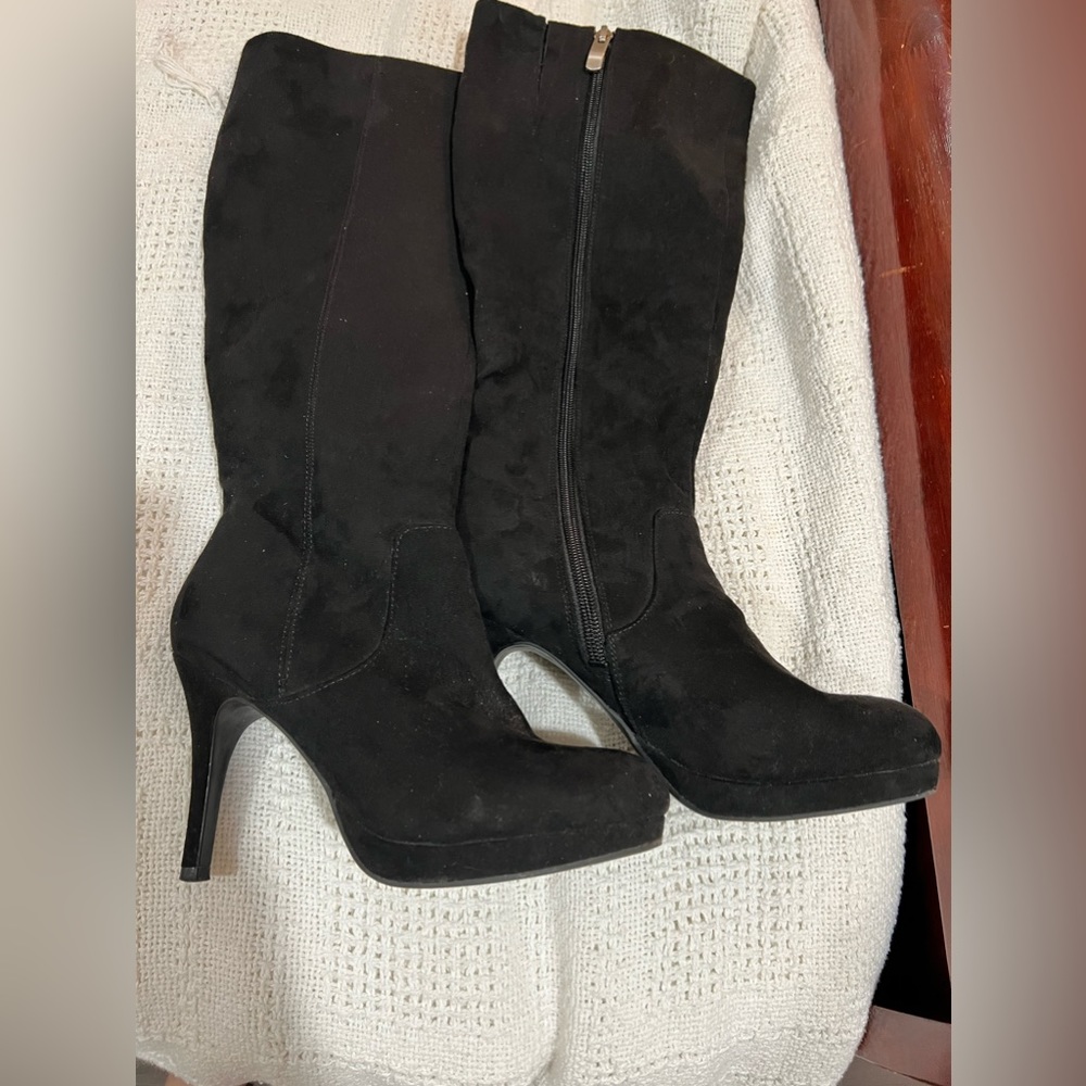 Liz Claiborne boots